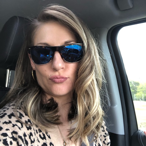 Meet your Posher, Amanda - Picture 1 of 1